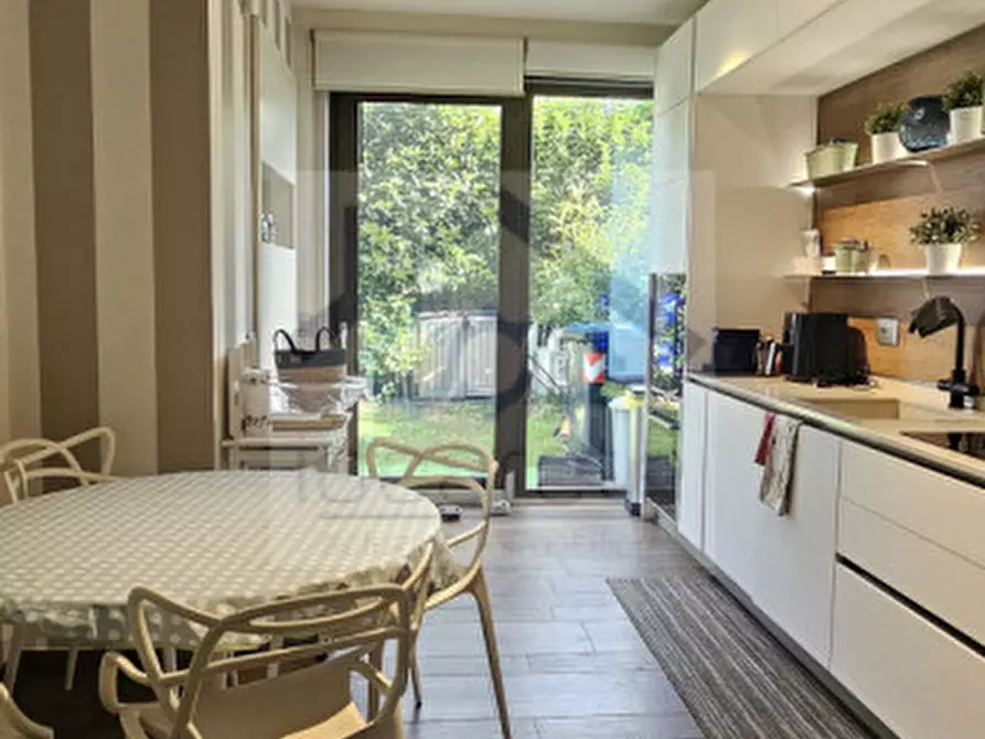 Immagine 15 di Casa bifamiliare in vendita  a Bussolengo