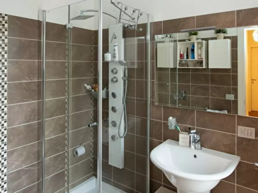 Immagine 21 di Casa bifamiliare in vendita  a Bussolengo