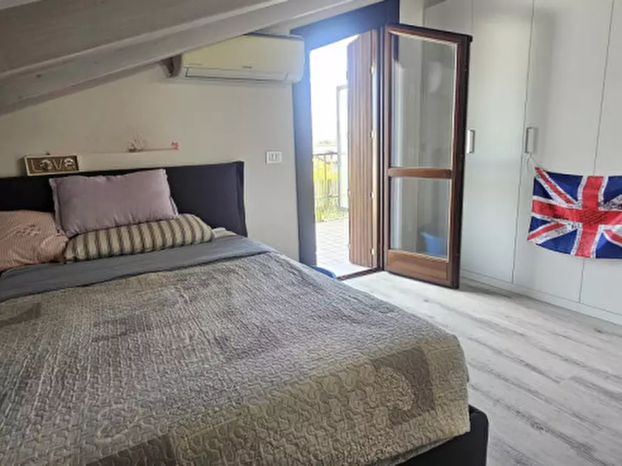 Immagine 26 di Casa bifamiliare in vendita  a Bussolengo