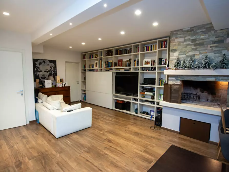 Immagine 32 di Casa bifamiliare in vendita  a Bussolengo