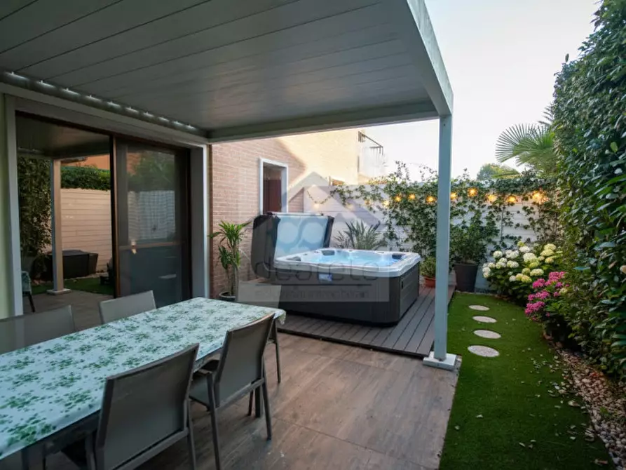 Immagine 40 di Casa bifamiliare in vendita  a Bussolengo