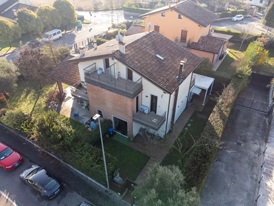 Immagine 39 di Casa bifamiliare in vendita  a Bussolengo