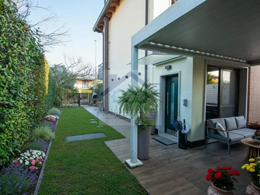 Immagine 48 di Casa bifamiliare in vendita  a Bussolengo