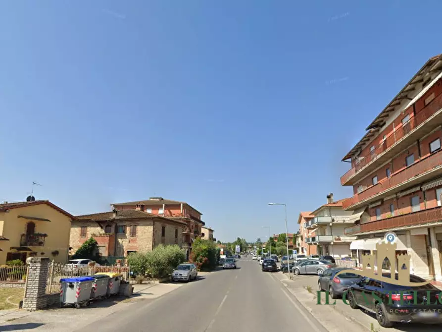 Immagine 3 di Negozio in affitto  in Via Roma a Castiglione Del Lago