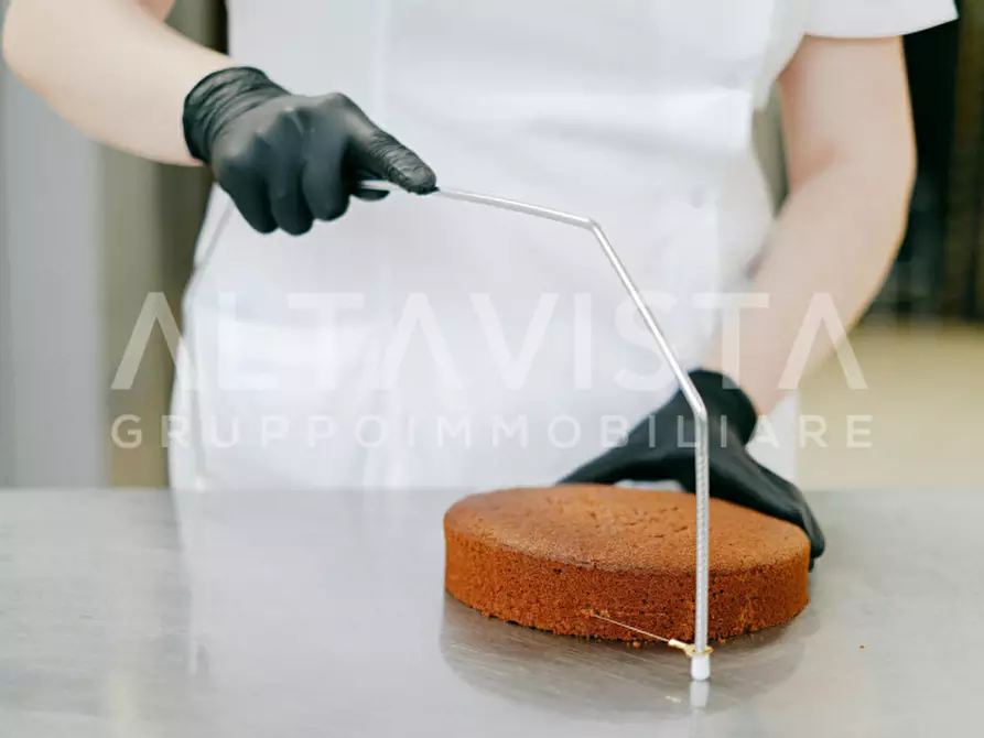 Immagine 1 di Attività commerciale in vendita  in Via Roma a Lonato del Garda