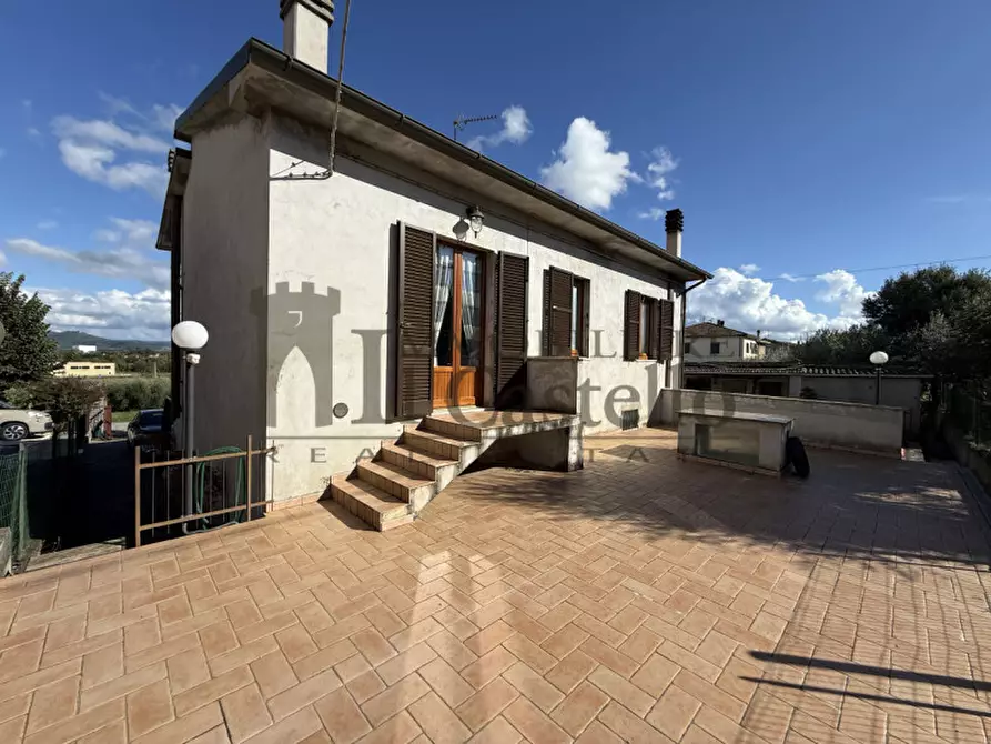 Immagine 2 di Casa indipendente in vendita  in pineta a Castiglione Del Lago