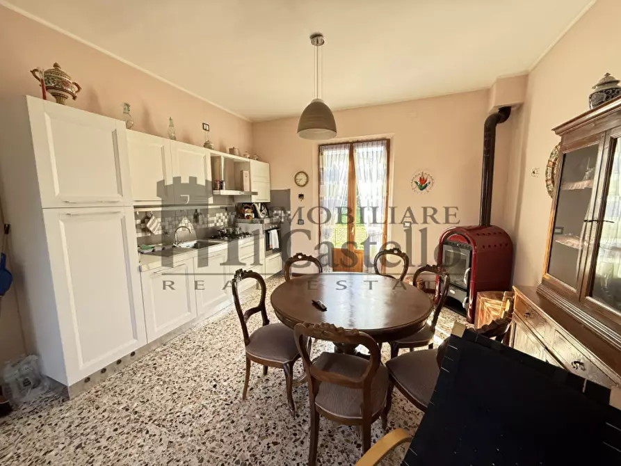 Immagine 4 di Casa indipendente in vendita  in pineta a Castiglione Del Lago