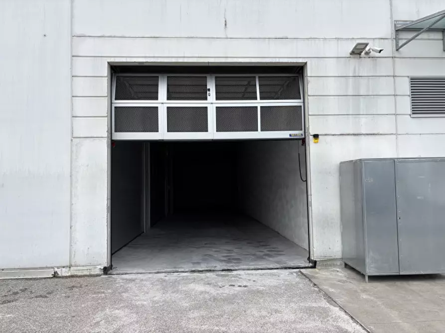 Immagine 1 di Capannone industriale in vendita  a Lavis