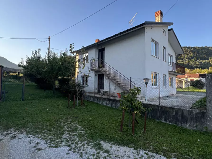Immagine 8 di Casa bifamiliare in vendita  in Via F. Gualtieri a Schio