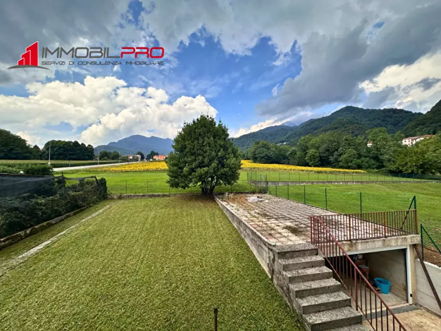 Immagine 10 di Casa bifamiliare in vendita  in Via F. Gualtieri a Schio
