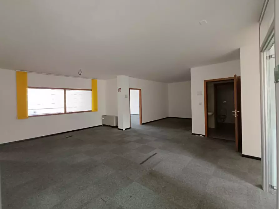 Immagine 7 di Ufficio in affitto  in via Avogadro a Bolzano