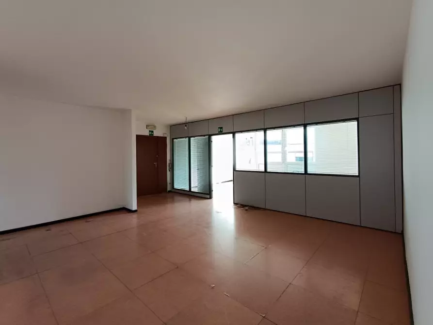 Immagine 20 di Ufficio in affitto  in via Avogadro a Bolzano