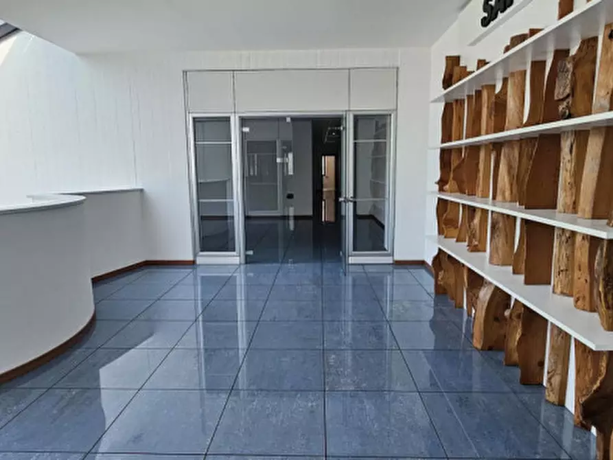 Immagine 11 di Ufficio in affitto  in Via Austria a Padova
