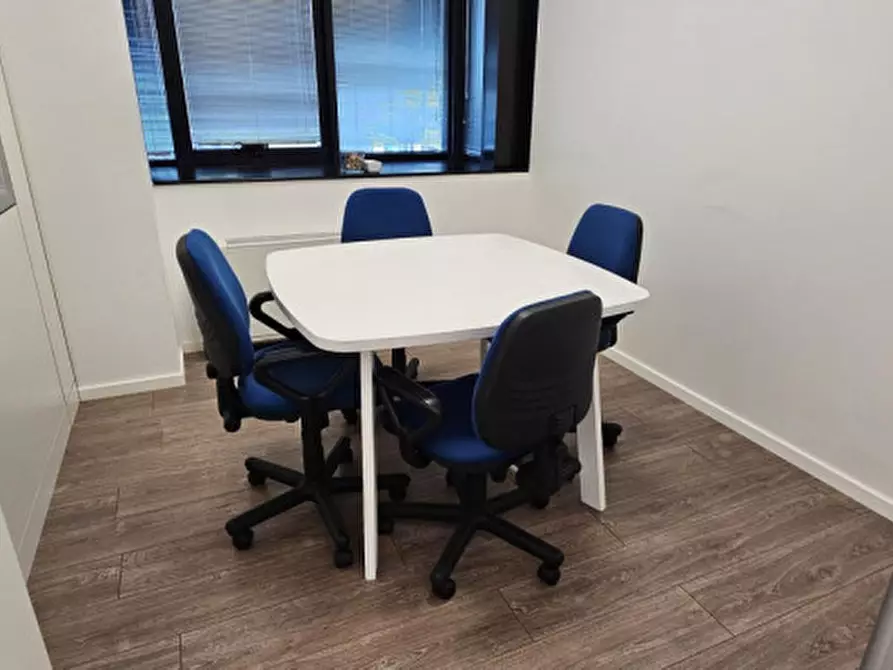 Immagine 13 di Ufficio in affitto  in Via Austria a Padova