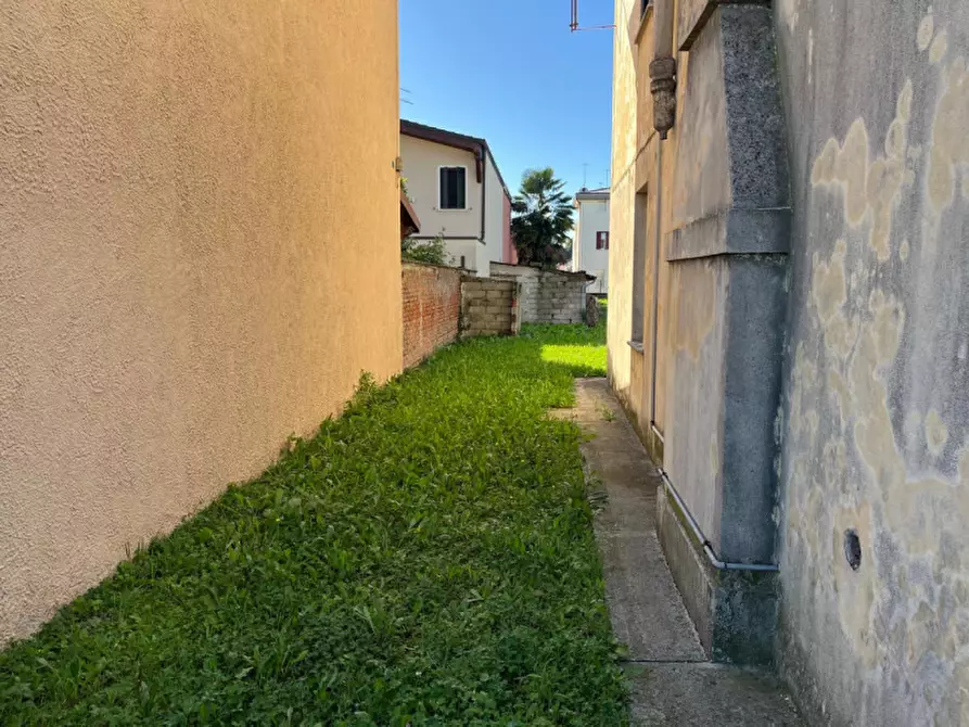 Immagine 5 di Rustico / casale in vendita  a Tombolo