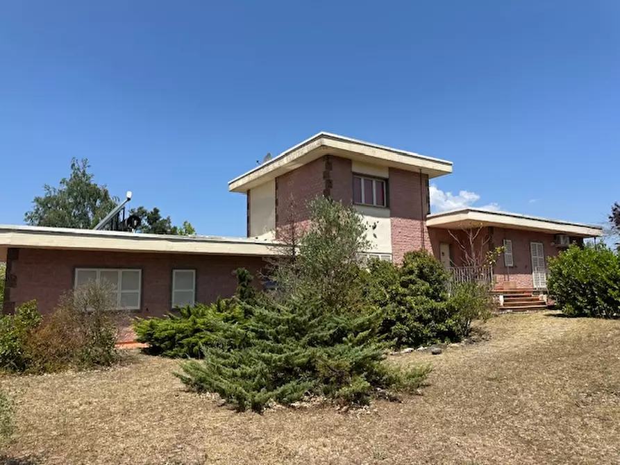 Immagine 2 di Villa in vendita  a Viterbo