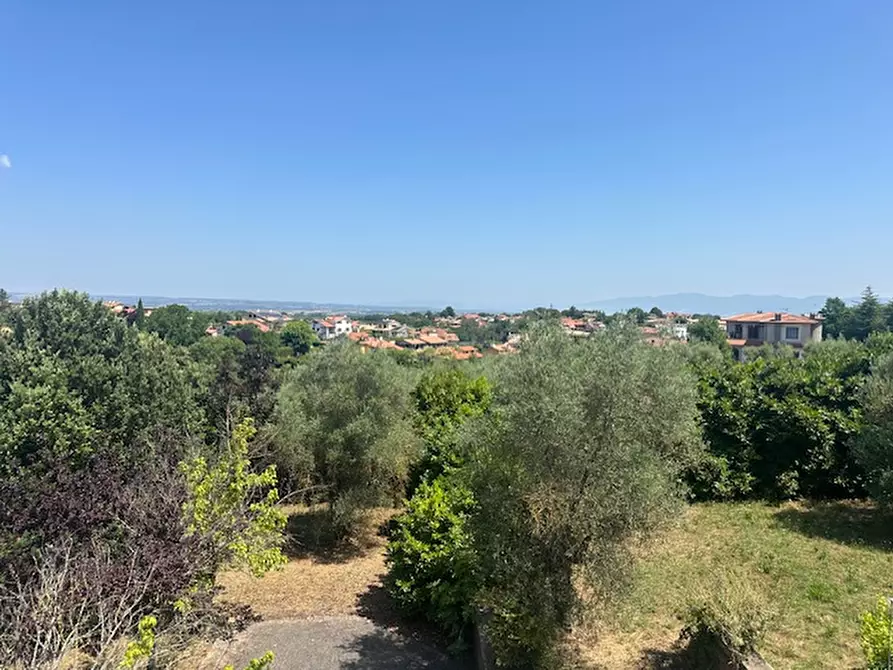 Immagine 3 di Villa in vendita  a Viterbo