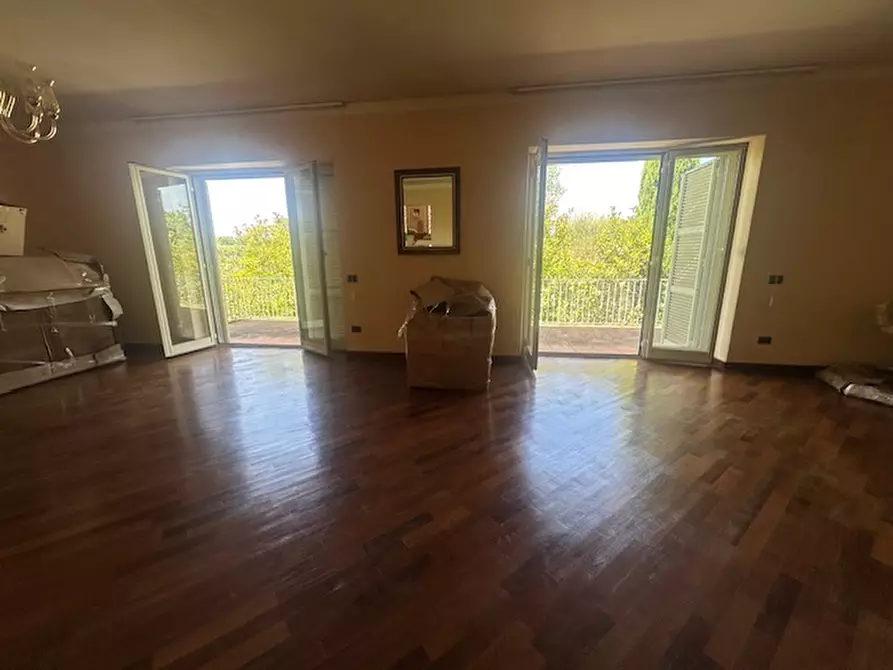Immagine 8 di Villa in vendita  a Viterbo
