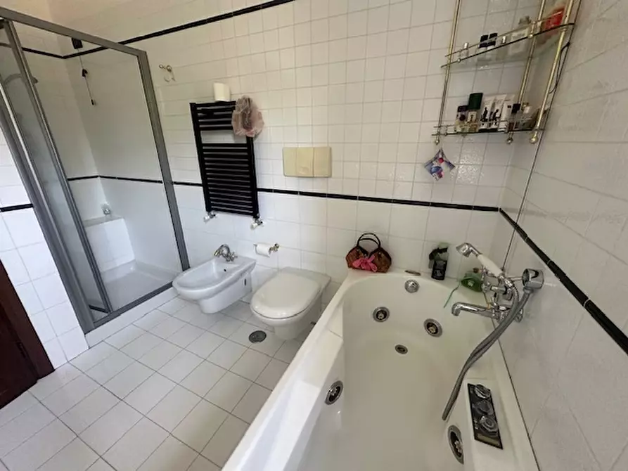 Immagine 20 di Villa in vendita  a Viterbo