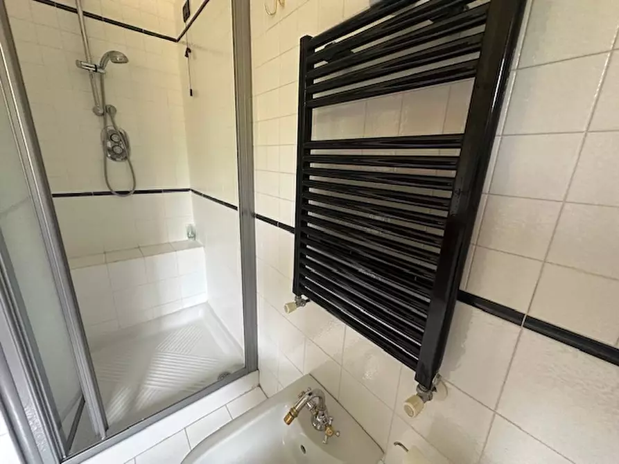 Immagine 21 di Villa in vendita  a Viterbo