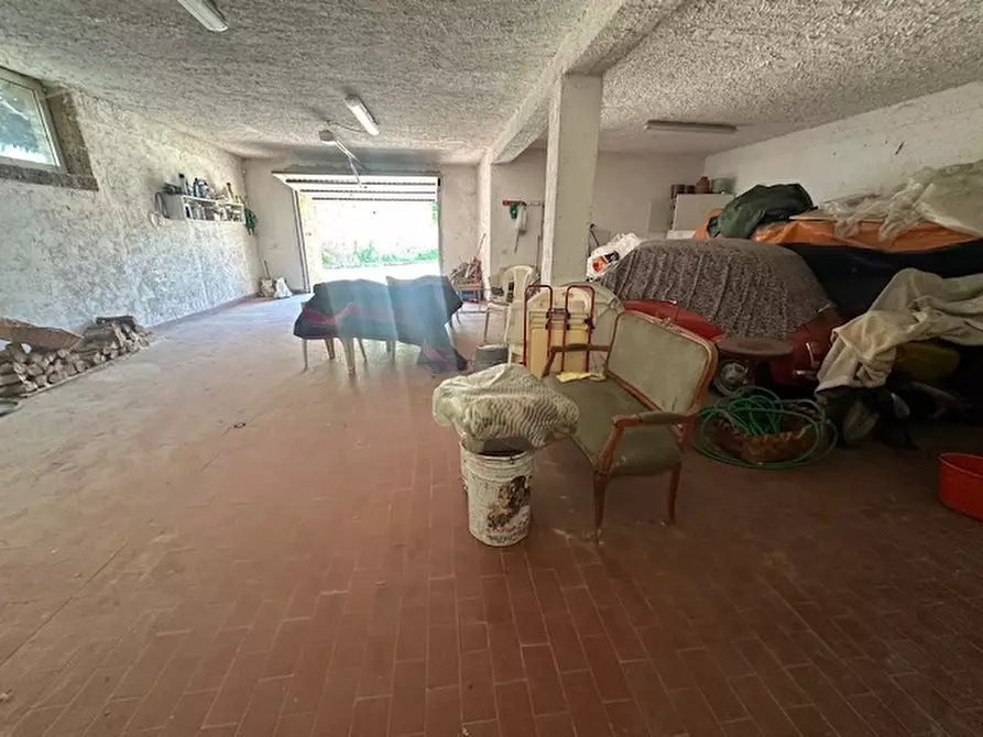 Immagine 39 di Villa in vendita  a Viterbo