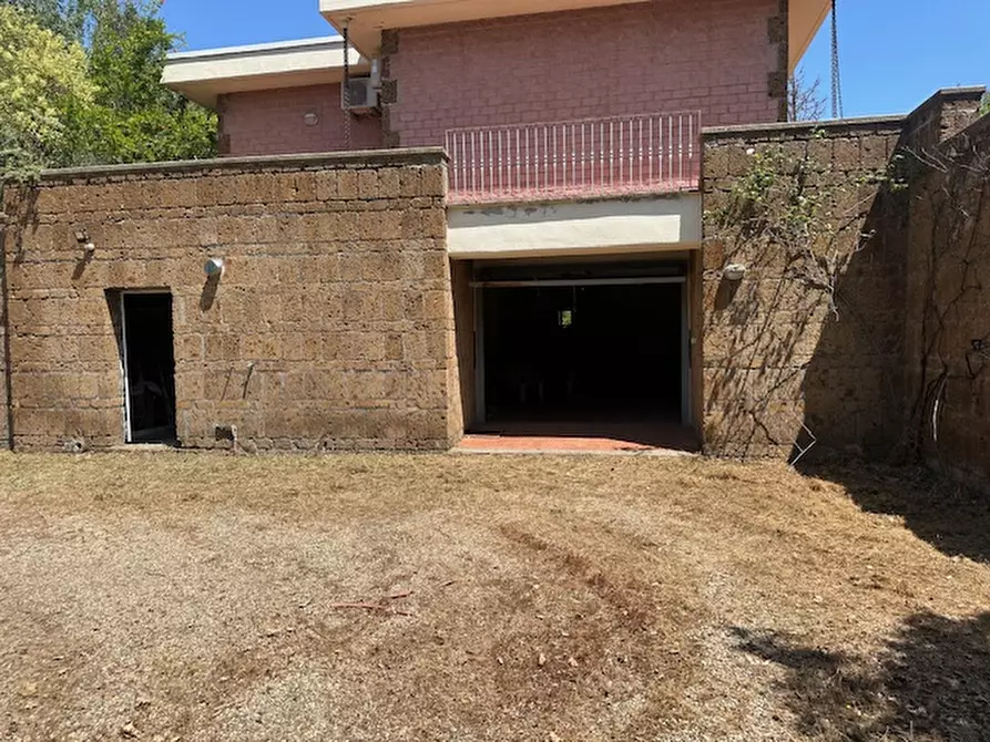 Immagine 40 di Villa in vendita  a Viterbo