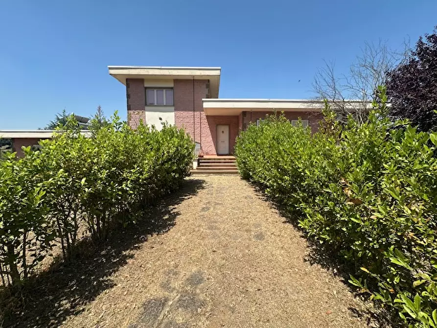 Immagine 43 di Villa in vendita  a Viterbo