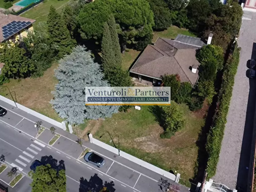 Immagine 1 di Villa in vendita  in Via Alessandro Volta a Prevalle