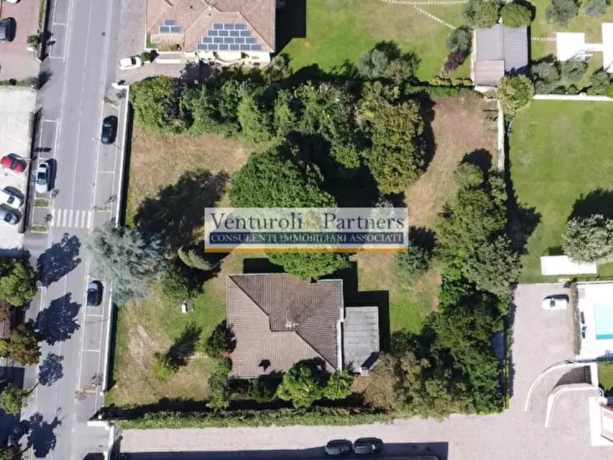 Immagine 2 di Villa in vendita  in Via Alessandro Volta a Prevalle