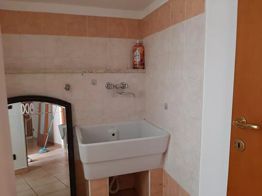 Immagine 9 di Appartamento in vendita  a Volta Mantovana