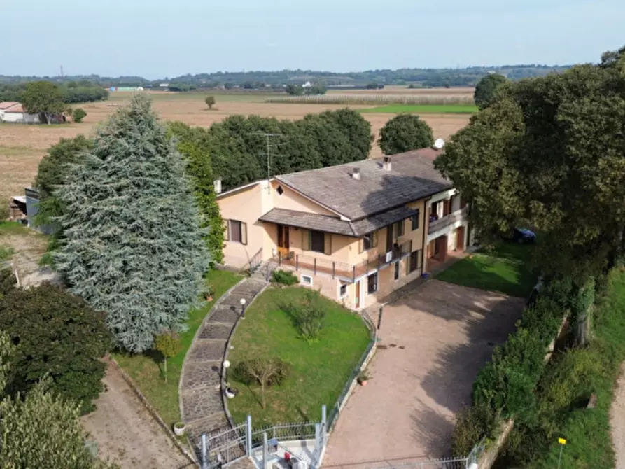 Immagine 11 di Appartamento in vendita  a Volta Mantovana