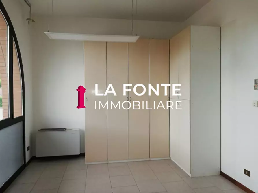 Immagine 9 di Negozio in vendita  in Via Alessandro Manzoni a Stra