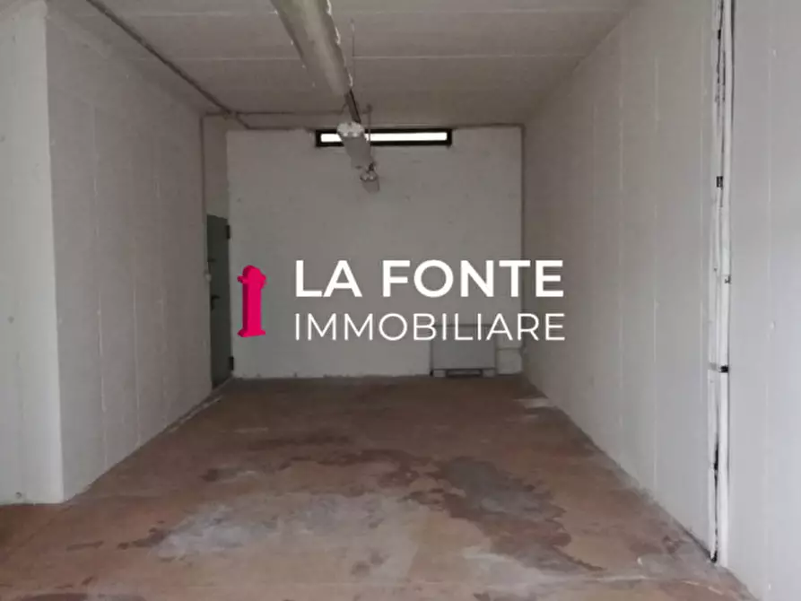 Immagine 17 di Negozio in vendita  in Via Alessandro Manzoni a Stra