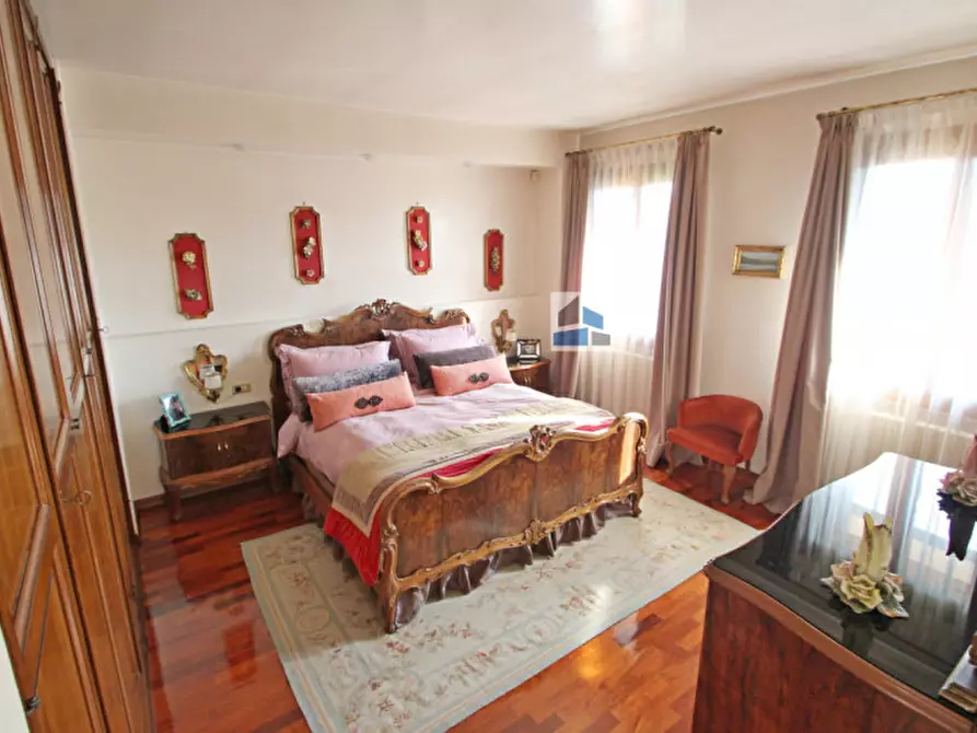 Immagine 10 di Casa bifamiliare in vendita  in via fratella a Santa Maria Di Sala