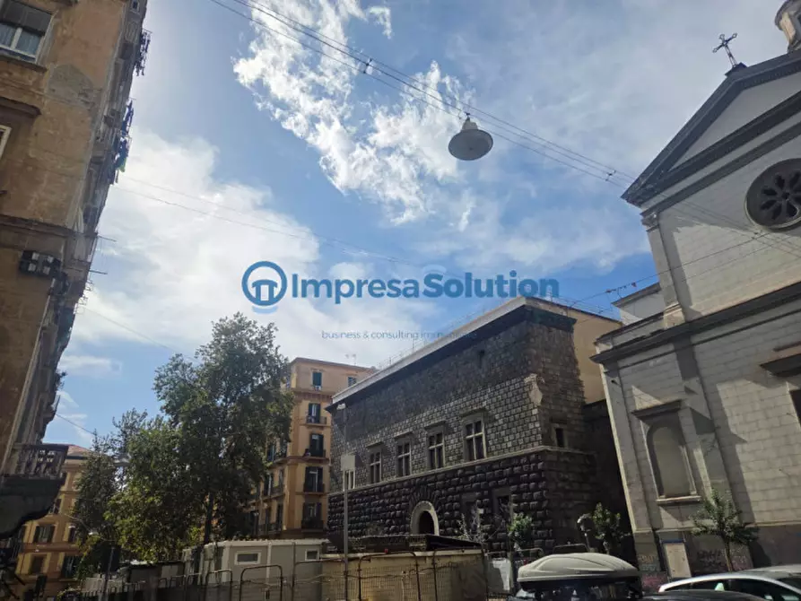 Immagine 1 di Negozio in affitto  in Piazza Museo Filangieri a Napoli