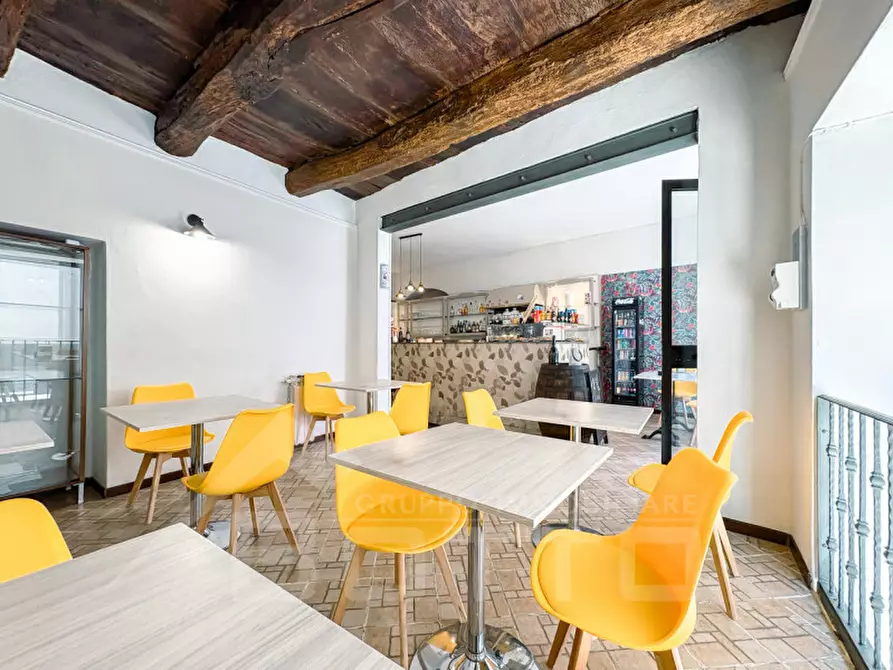 Immagine 1 di Attività commerciale in vendita  in via matteotti n 25 a Oleggio