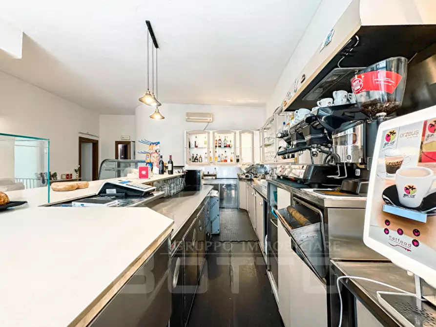 Immagine 6 di Attività commerciale in vendita  in via matteotti n 25 a Oleggio