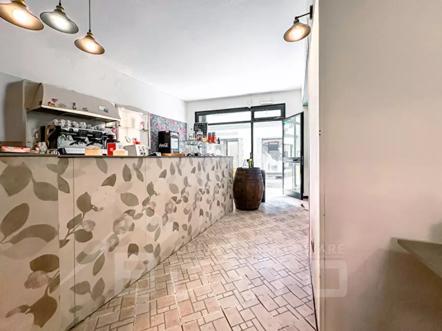 Immagine 12 di Attività commerciale in vendita  in via matteotti n 25 a Oleggio