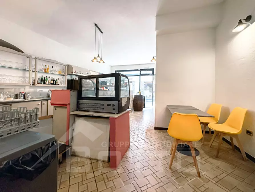 Immagine 13 di Attività commerciale in vendita  in via matteotti n 25 a Oleggio