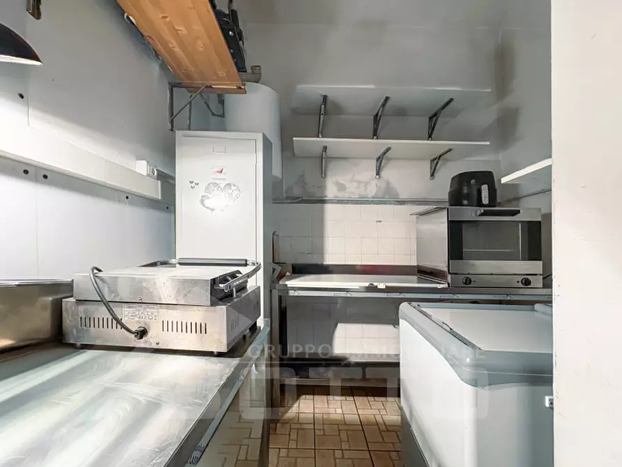 Immagine 14 di Attività commerciale in vendita  in via matteotti n 25 a Oleggio