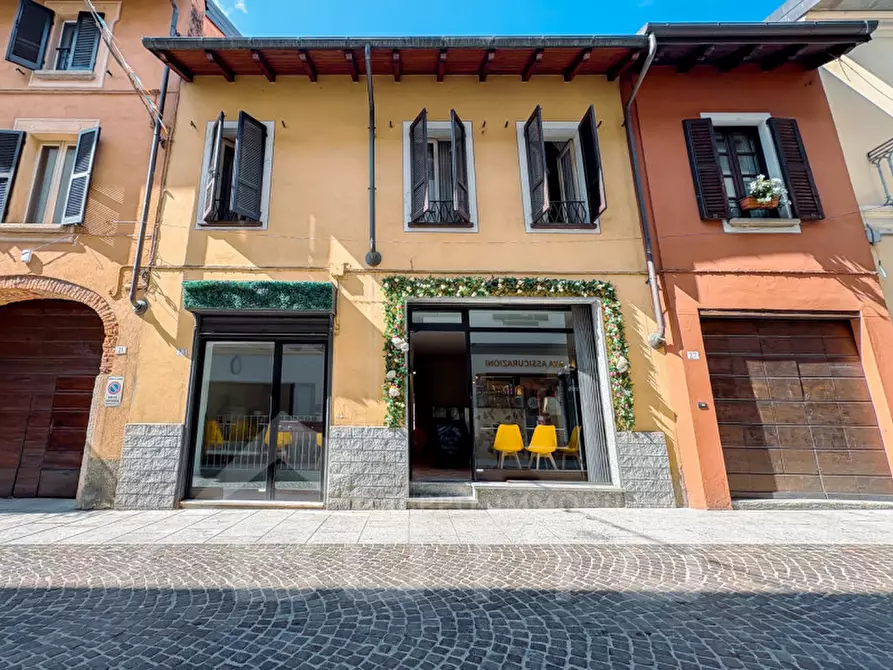 Immagine 15 di Attività commerciale in vendita  in via matteotti n 25 a Oleggio