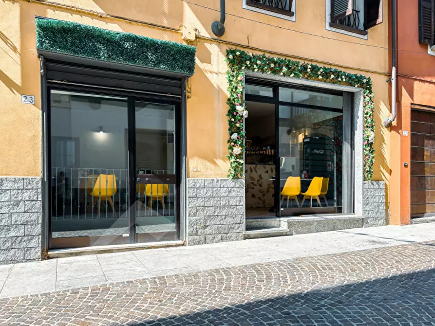 Immagine 16 di Attività commerciale in vendita  in via matteotti n 25 a Oleggio