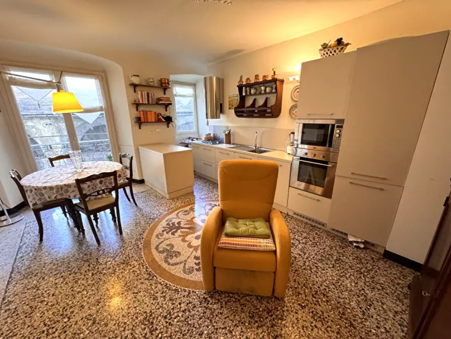 Immagine 4 di Appartamento in vendita  in piazza delle oche a Genova