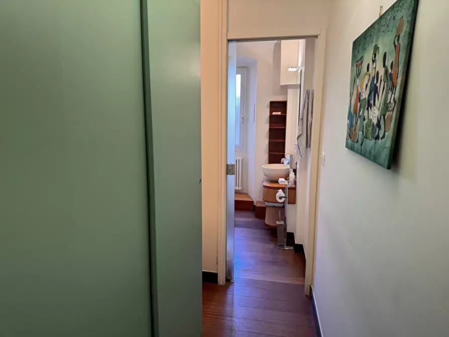 Immagine 15 di Appartamento in vendita  in piazza delle oche a Genova