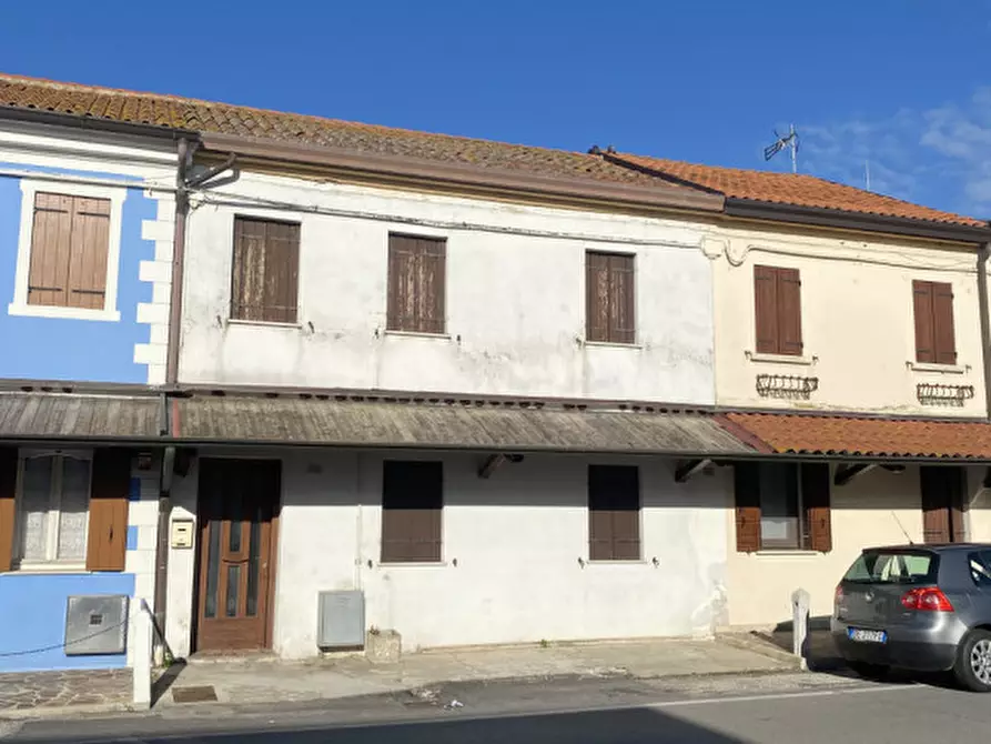 Immagine 3 di Casa indipendente in vendita  in Via San Donato a Correzzola