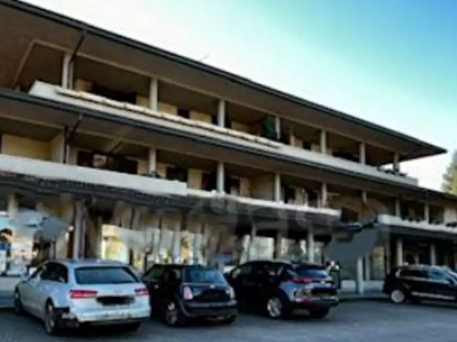 Immagine 2 di Negozio in affitto  in Statale 69 a San Giovanni Valdarno