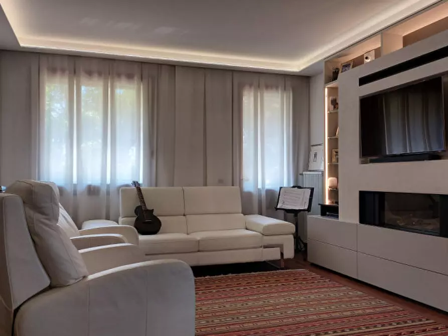 Immagine 1 di Casa trifamiliare in vendita  a Limena