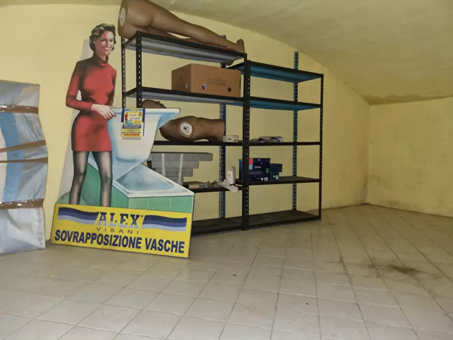 Immagine 12 di Negozio in vendita  in VIA MASACCIO a Firenze