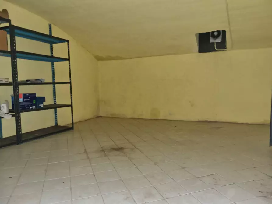 Immagine 15 di Negozio in vendita  in VIA MASACCIO a Firenze