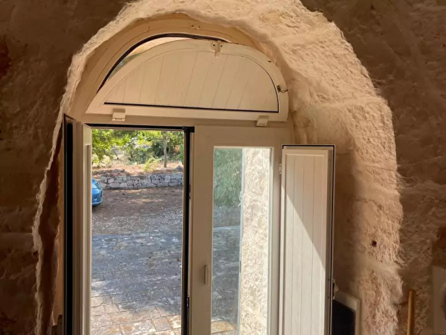 Immagine 2 di Rustico / casale in vendita  in Contrada Lamatroccola a Ostuni